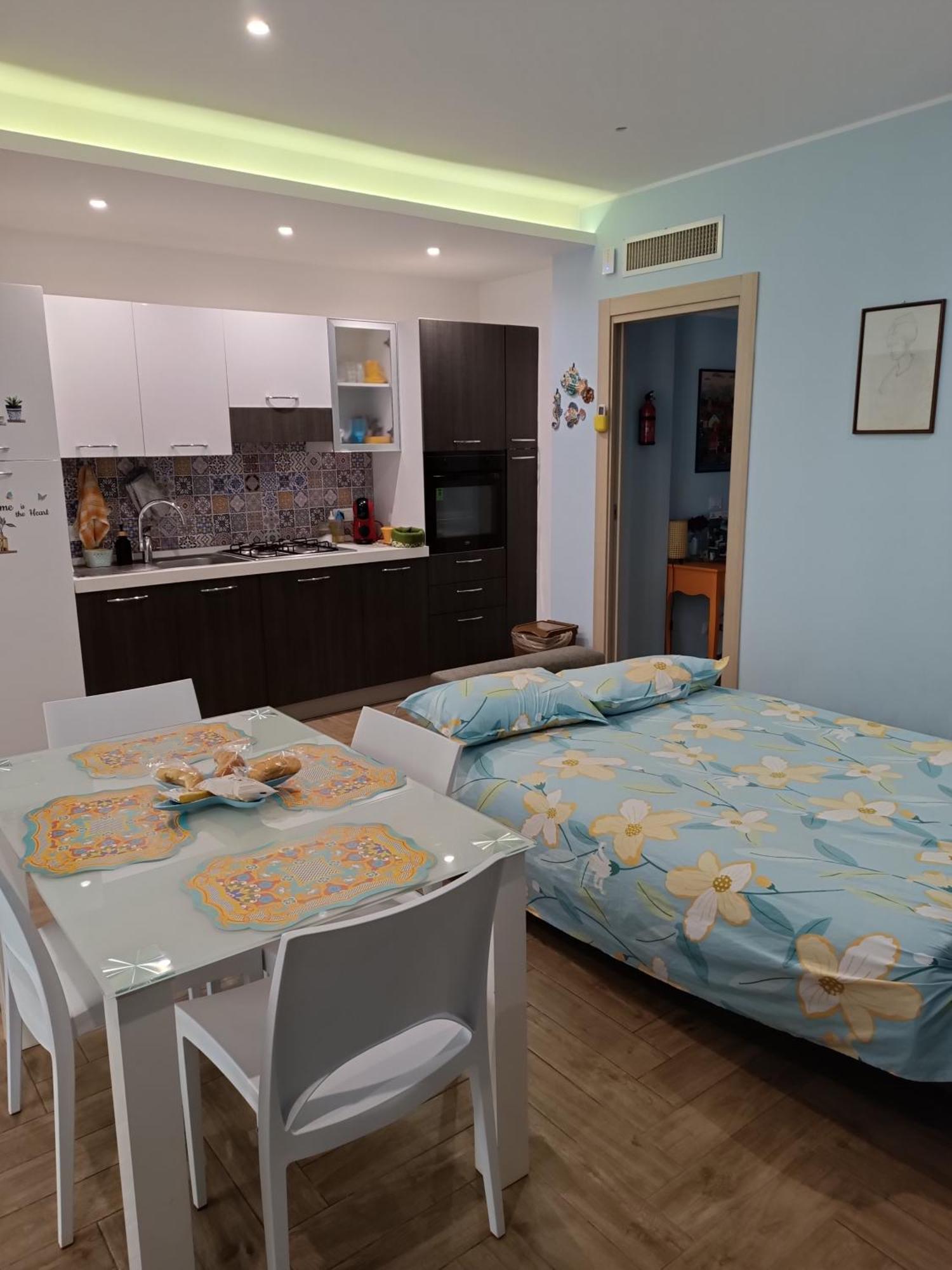 Апартаменти Casa Azzurra Джардіні-Наксос Екстер'єр фото